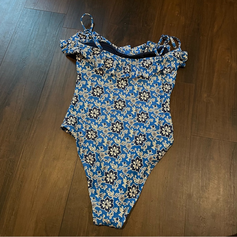 5 One Piece Bathing Suits Bundle - image 8